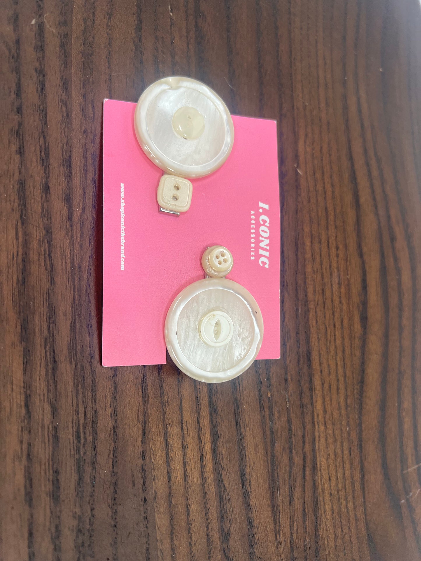 Sugar pearl button clips